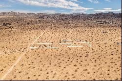 Secluded 2.5-Acre Desert Oasis in Joshua Tree's Sunfair Area