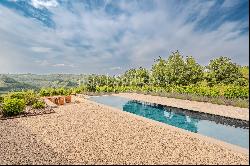 Modern property at the heart of the Langhe