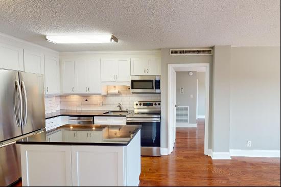 Beautifully Renovated One-Bedroom Condo in the Heart of Buckhead