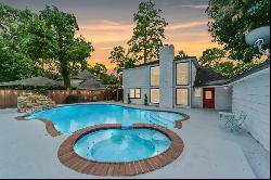 11814 Gardenglen Drive, Houston TX 77070