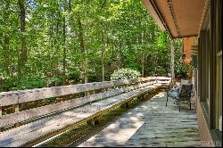 68 Bushwhacker Way, Cashiers NC 28717