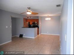 2926 S University Dr #6206, Davie FL 33328