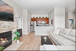 647 N Green Street #401, Chicago IL 60642