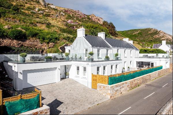 Beautifully Renovated Coastal House