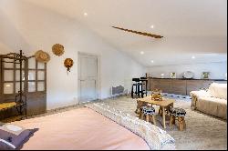 Character house with courtyard in the Massif de la Clape