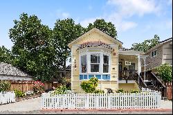 Charming Victorian Farmhouse in Downtown Saratoga