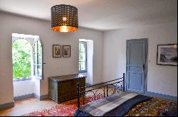 Magnificent late 18th century manor house entirely renovated