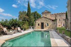 Uzès à 5 minutes - Château du 16ième siècle - Axe Nîmes et Avignon