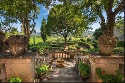 Uzès à 5 minutes - Château du 16ième siècle - Axe Nîmes et Avignon