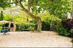 Classical Bastide with swimming pool