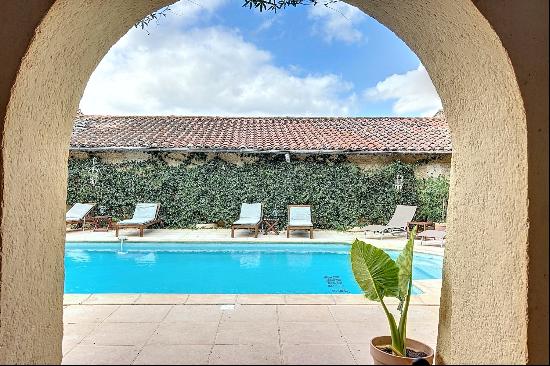 Pezenas, Charming Family Home with Outbuilding and Pool