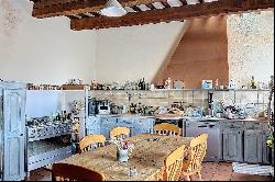 Pezenas, Charming Family Home with Outbuilding and Pool