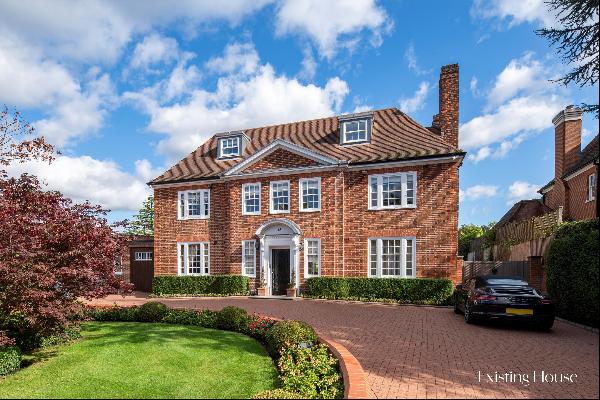 A 6 bedroom detached house on Winnington Road N2