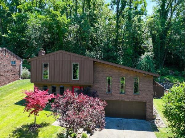 106 Larchwood Dr, Wilkins Twp PA 15145