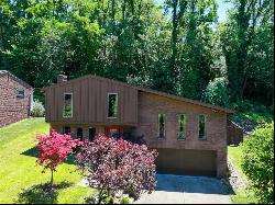 106 Larchwood Dr, Wilkins Twp PA 15145