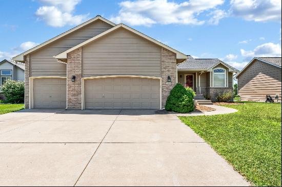 2450 S Westgate Ct, Wichita KS 67215