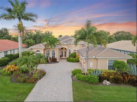 Welcome to your SWFL Oasis! This highly coveted Toll Brothers 'Aragon' floorplan comes to 