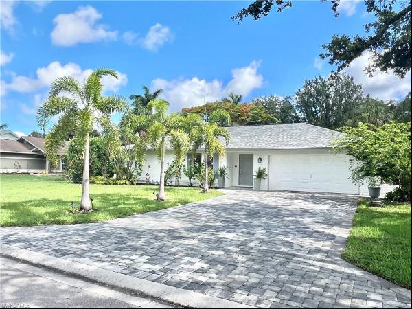 2499 River Reach Dr, Naples FL 34104