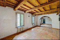 Town house, Uzes conservation area, with terrace.