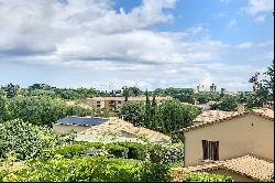 UZES à pied Appartement 2 pièces dans Résidence sécurisée avec piscine.