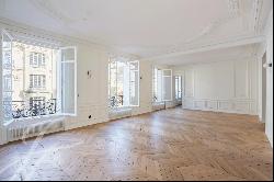 Sale - Apartment Paris 17th (Plaine-Monceau) 