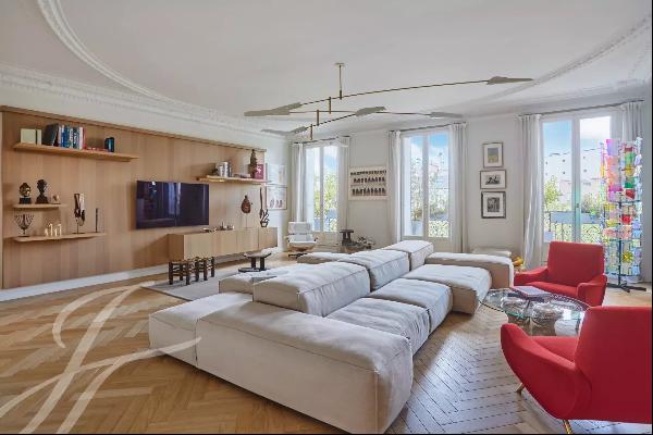 Parc Monceau - Luxurious renovated reception apartment with office space