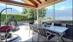 Architect-designed villa on the heights of Sierre