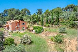 Aubagne, Les Solans - Family Home on Vast Grounds with Pool