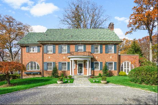 Magnificent Center Hall Colonial 