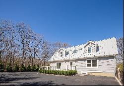 Close to East Hampton Bay Beaches!