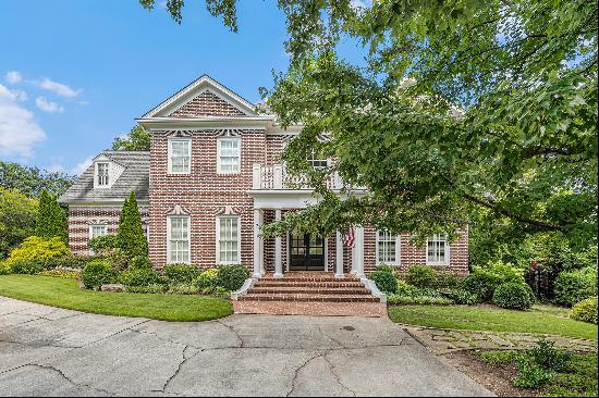 Elegant Georgian in Exclusive Enclave in the Heart of Sandy Springs