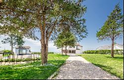 Big Sky; Open Frontage on Shinnecock Bay -- Renovated $4.35M