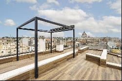 Renovated penthouse with a view of St. Peter's Dome