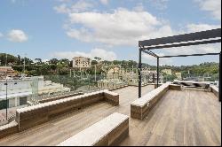 Renovated penthouse with a view of St. Peter's Dome