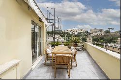 Renovated penthouse with a view of St. Peter's Dome