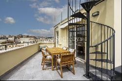 Renovated penthouse with a view of St. Peter's Dome