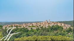 Renovated villa with swimming pool and 2 studio annexes for rent in Saint-Paul-de-Vence