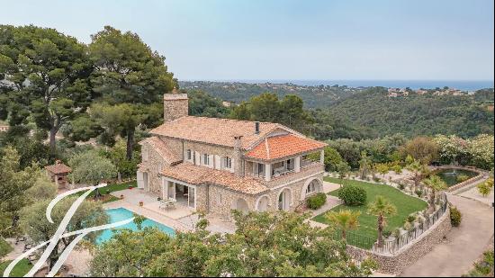 Renovated villa with swimming pool and 2 studio annexes for rent in Saint-Paul-de-Vence