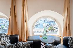 Marseille 1st, Vieux-Port - Frontline Apartment with Sea View