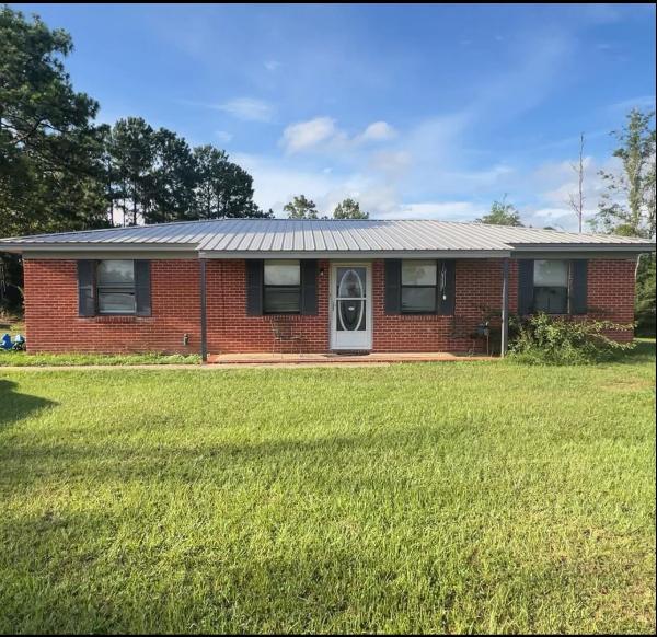 1299 Douglass Crossroads Xrd, Defuniak Springs FL 32435