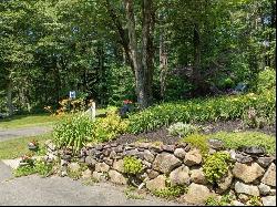 86 Thresher Rd, Hampden MA 01036