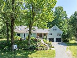 86 Thresher Rd, Hampden MA 01036