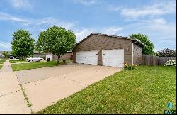 708 S Tanglewood Ave, Sioux Falls SD 57106