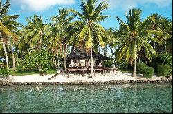 TAHA'A - Hotel for sale in Tahaa with bungalows on the beach and on stilts