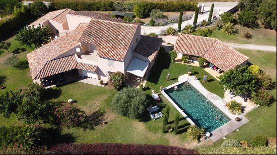 VILLA/HOUSE LOURMARIN