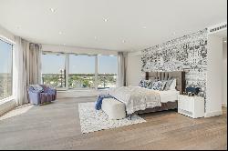 Incredibly rare luxury penthouse on the banks of the Thames