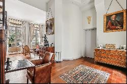 Paris 8th - Golden Triangle - Luxurious apartment with terraces