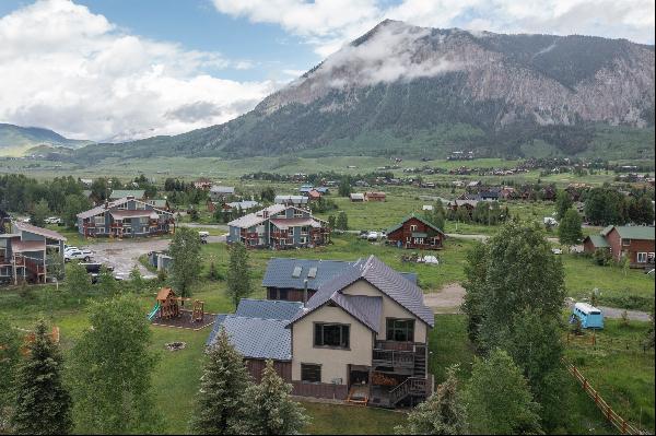 Welcome to 198 Aspen Lane! Just minutes from downtown Crested Butte