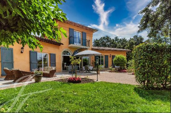 Grasse near Mougins: charming villa