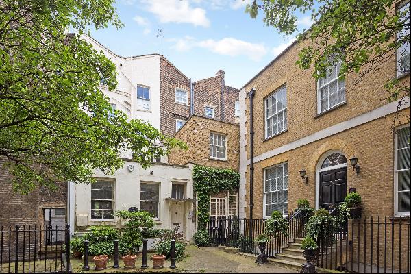 A well appointed flat in a sought-after location in the heart of Marylebone.